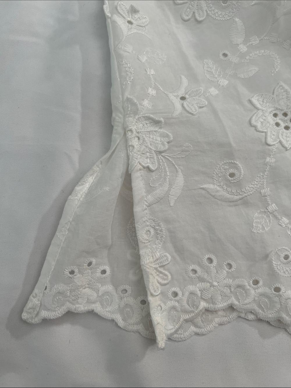 Adrianna Papell White Eyelet Embroidered Cotton Blouse M - Picture 15 of 16